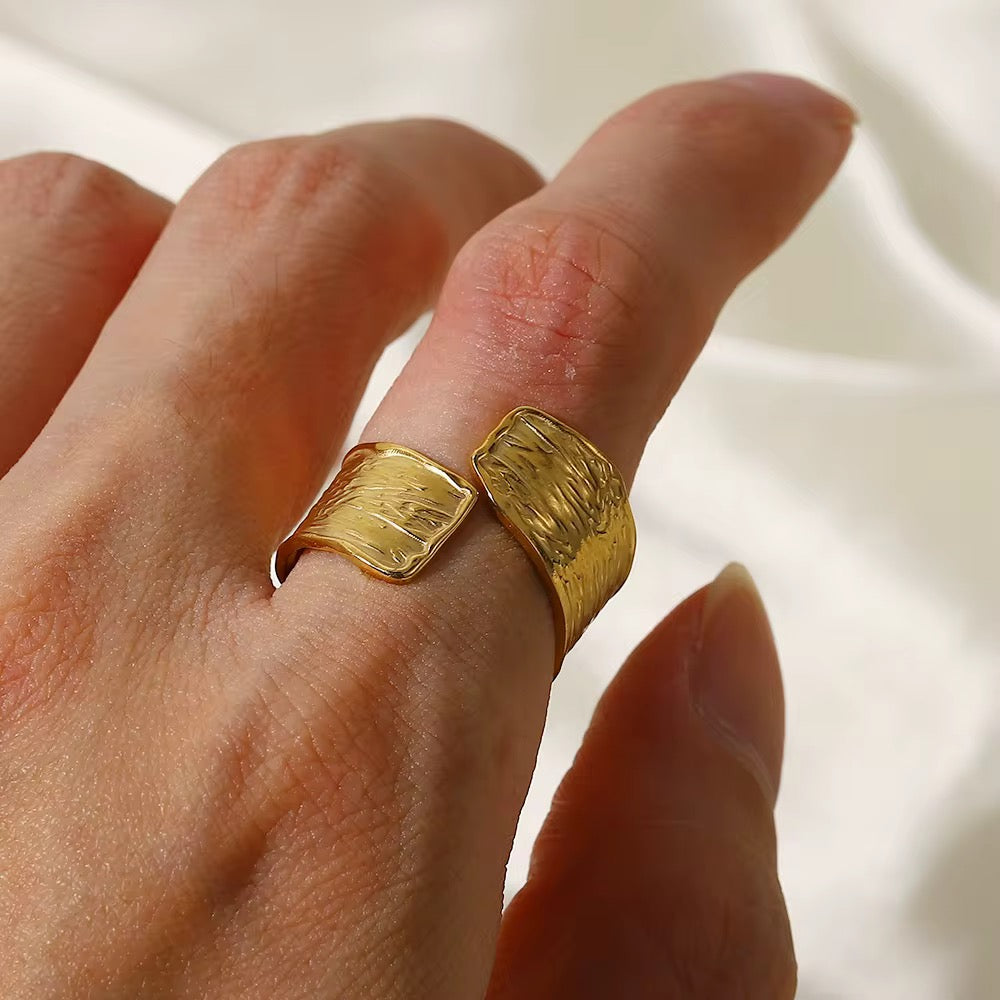 Nuah Golden Ring