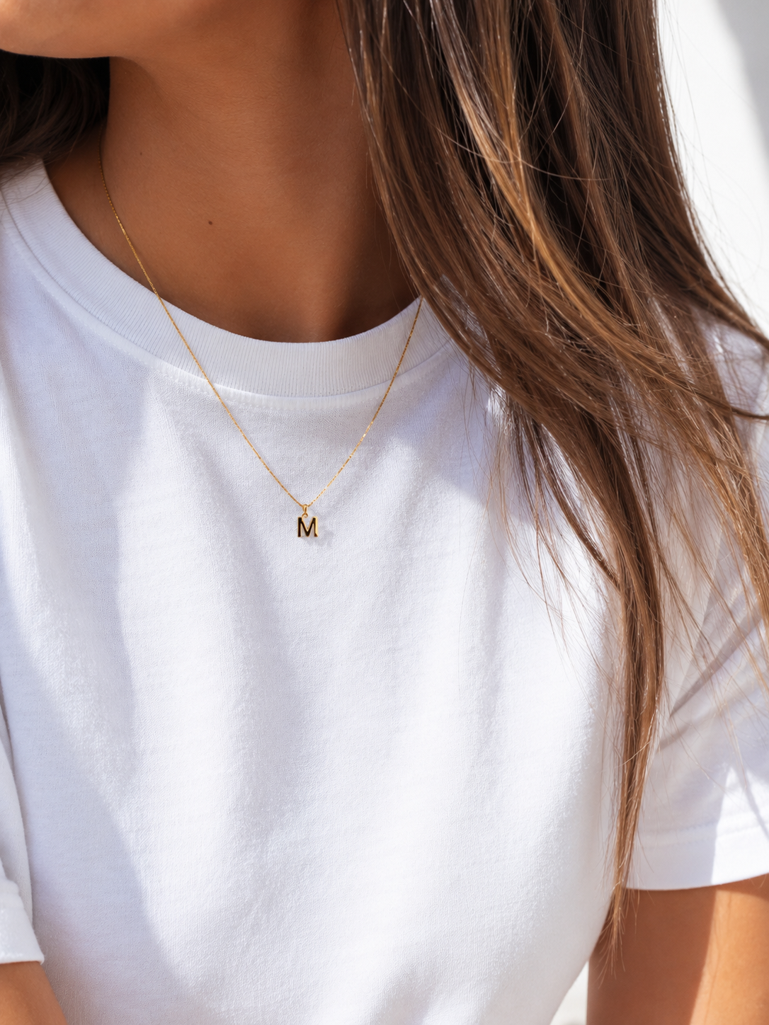 Letter necklace gold