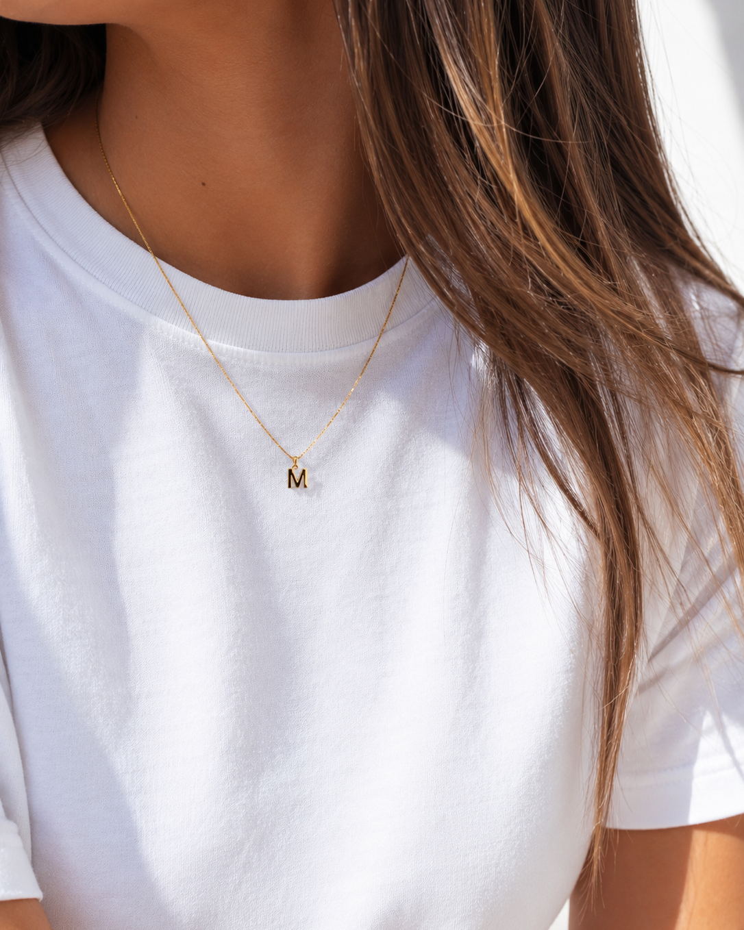 Letter necklace gold