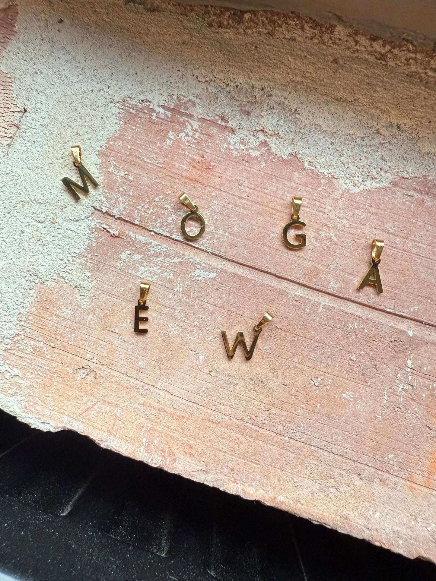 Stone letter necklace gold